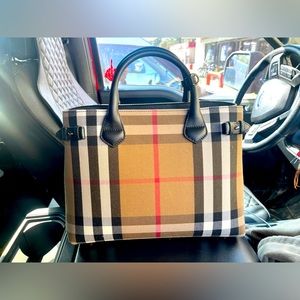 BURBERRY PURSE